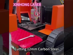 Orange-Anzeige der Laserschneidmaschine