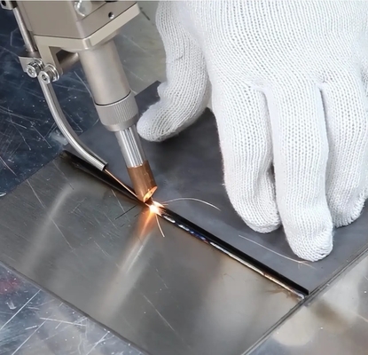 4-in-1 Multifunktionsmaschine 1500W 3000W Laserschweißschneidemaschine für Metall